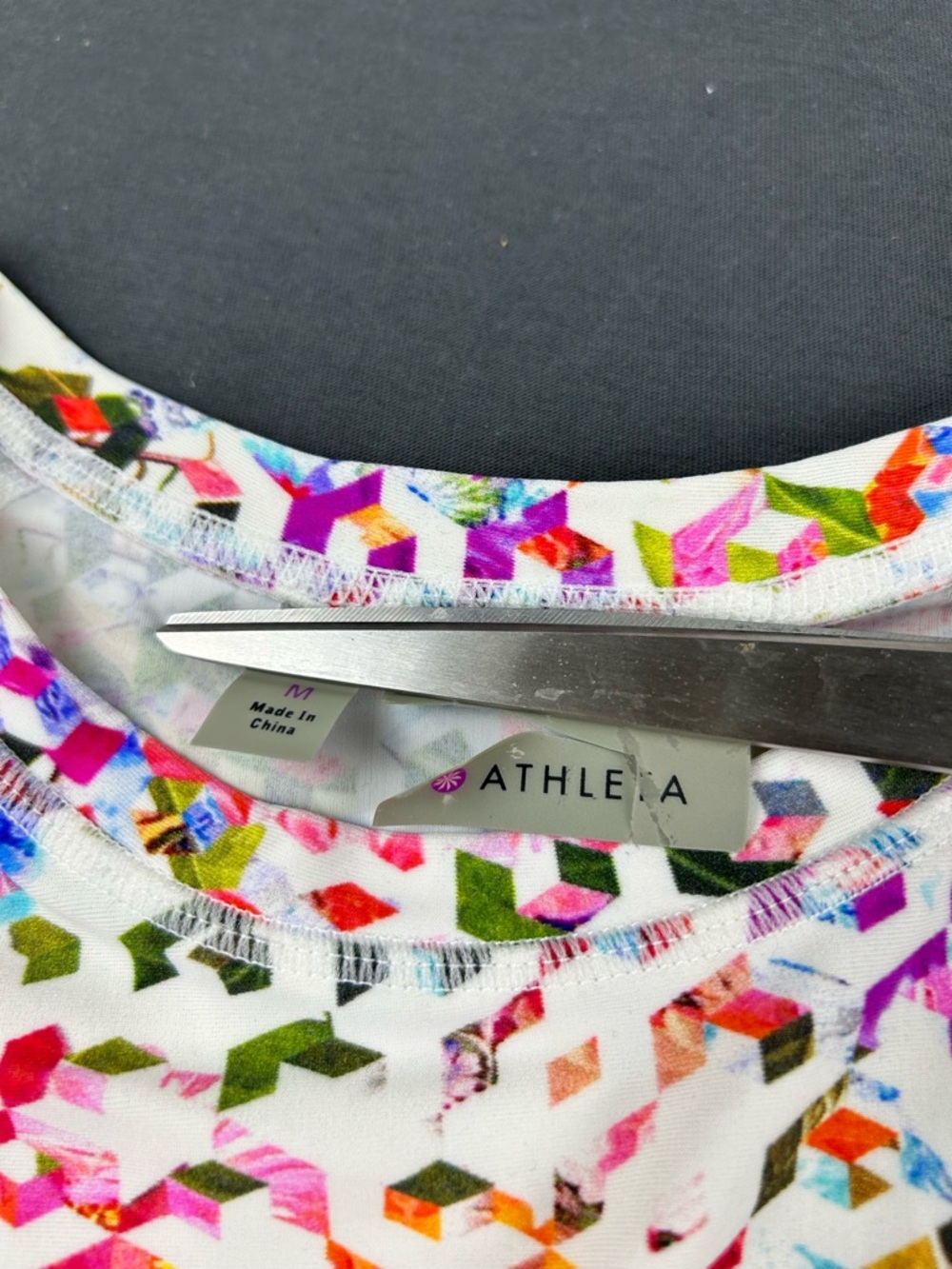 Athleta White Multicolor Geometric Print Long Sleeve Top (b0102) - Picture 2 of 9